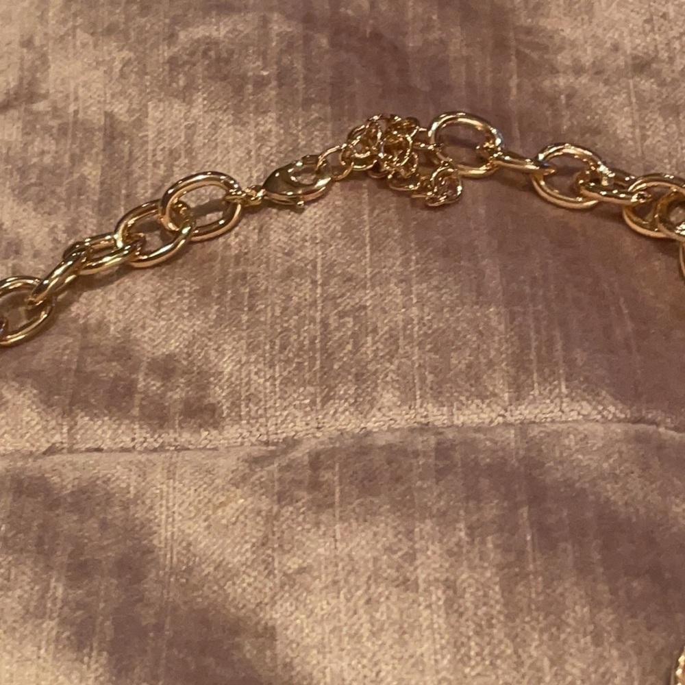 Chunky White V Statement Necklace - Picture 3 of 7